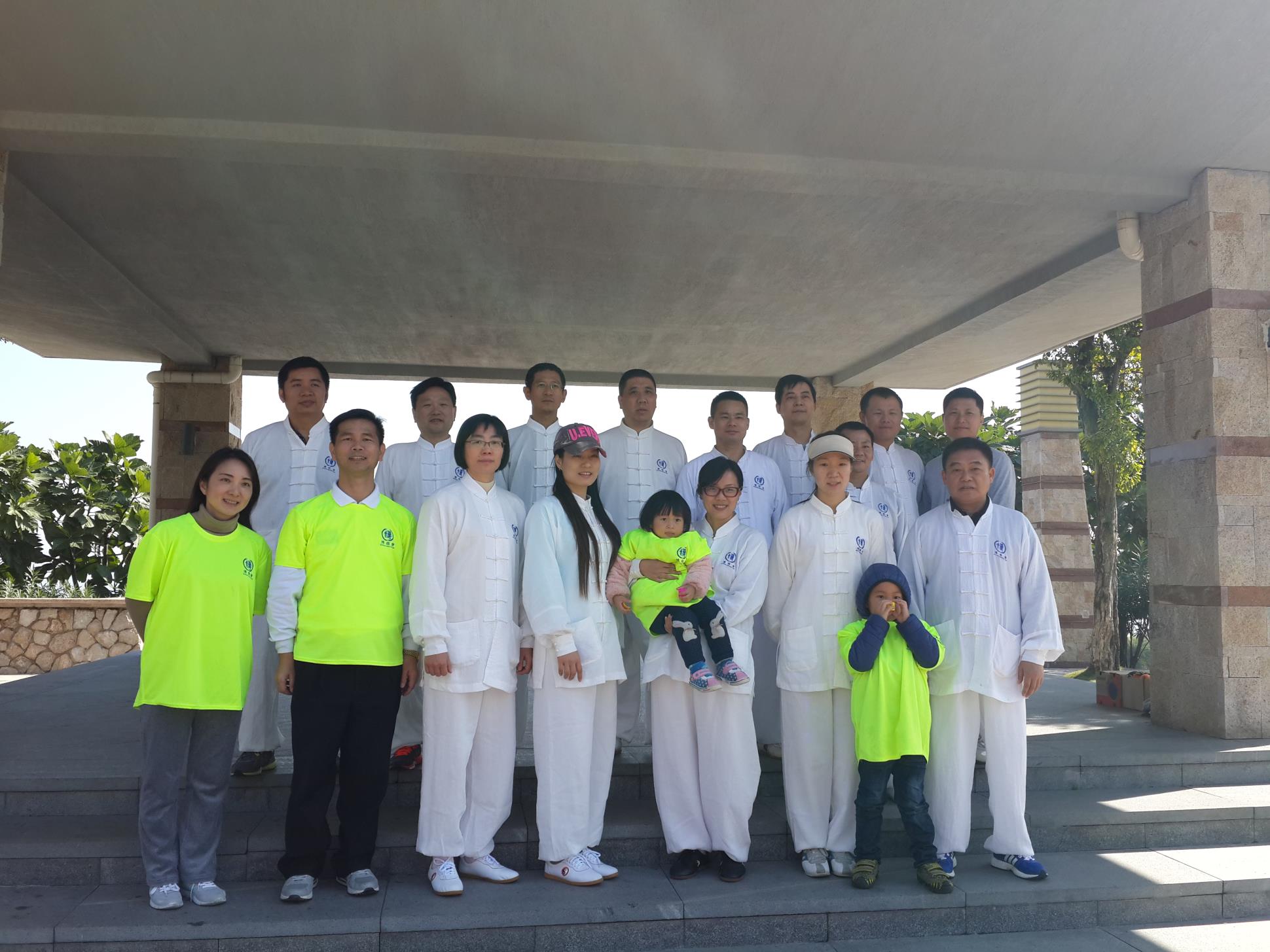 清華大(dà)學校(xiào)園合影(yǐng)